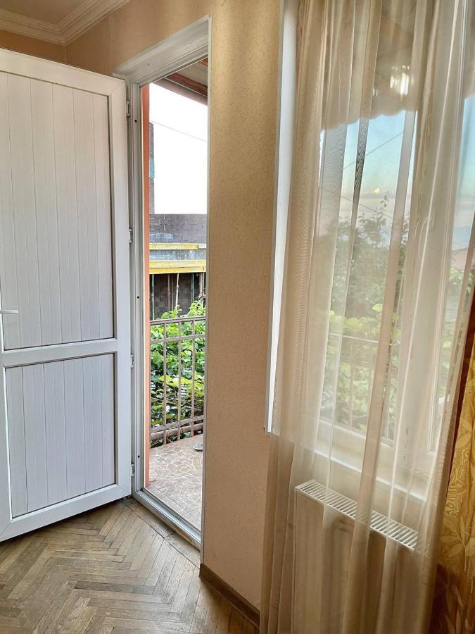 Guest House Zemeli Tbilisi Ngoại thất bức ảnh