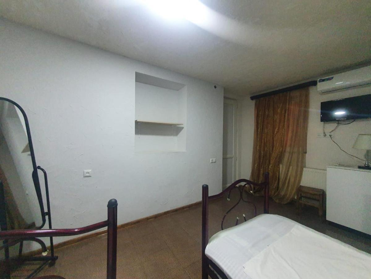Guest House Zemeli Tbilisi Ngoại thất bức ảnh