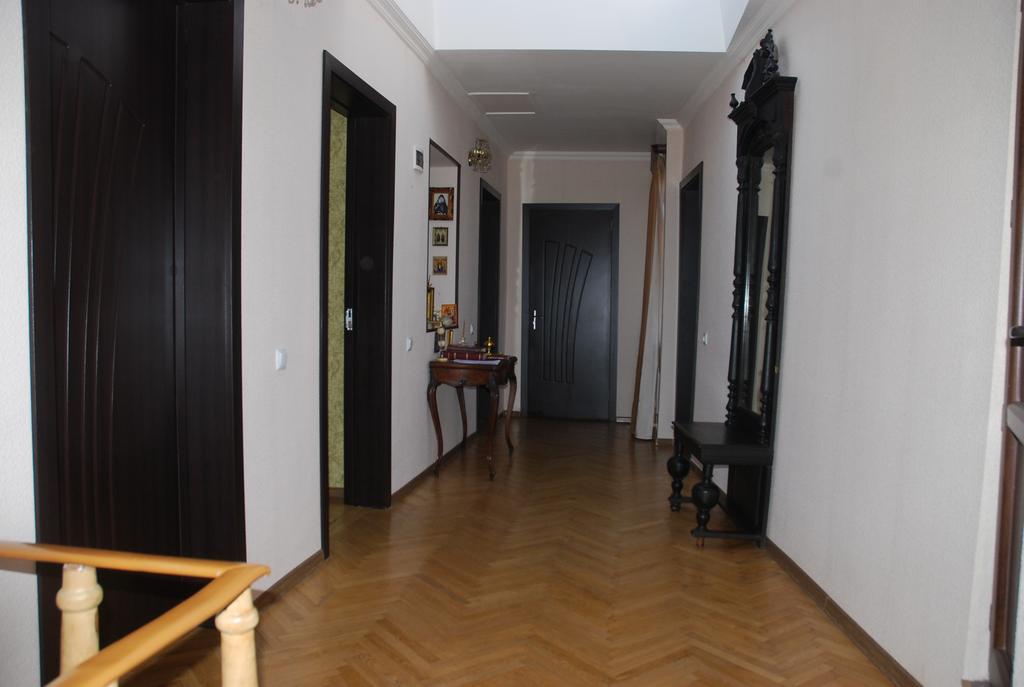 Guest House Zemeli Tbilisi Ngoại thất bức ảnh