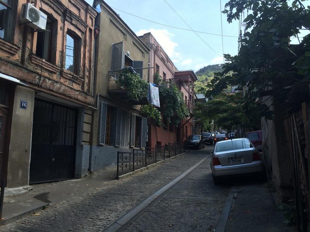 Guest House Zemeli Tbilisi Ngoại thất bức ảnh