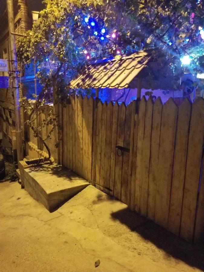 Guest House Zemeli Tbilisi Ngoại thất bức ảnh